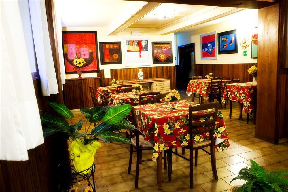 Hotel Ariosto Reggio nell'Emilia Esterno foto