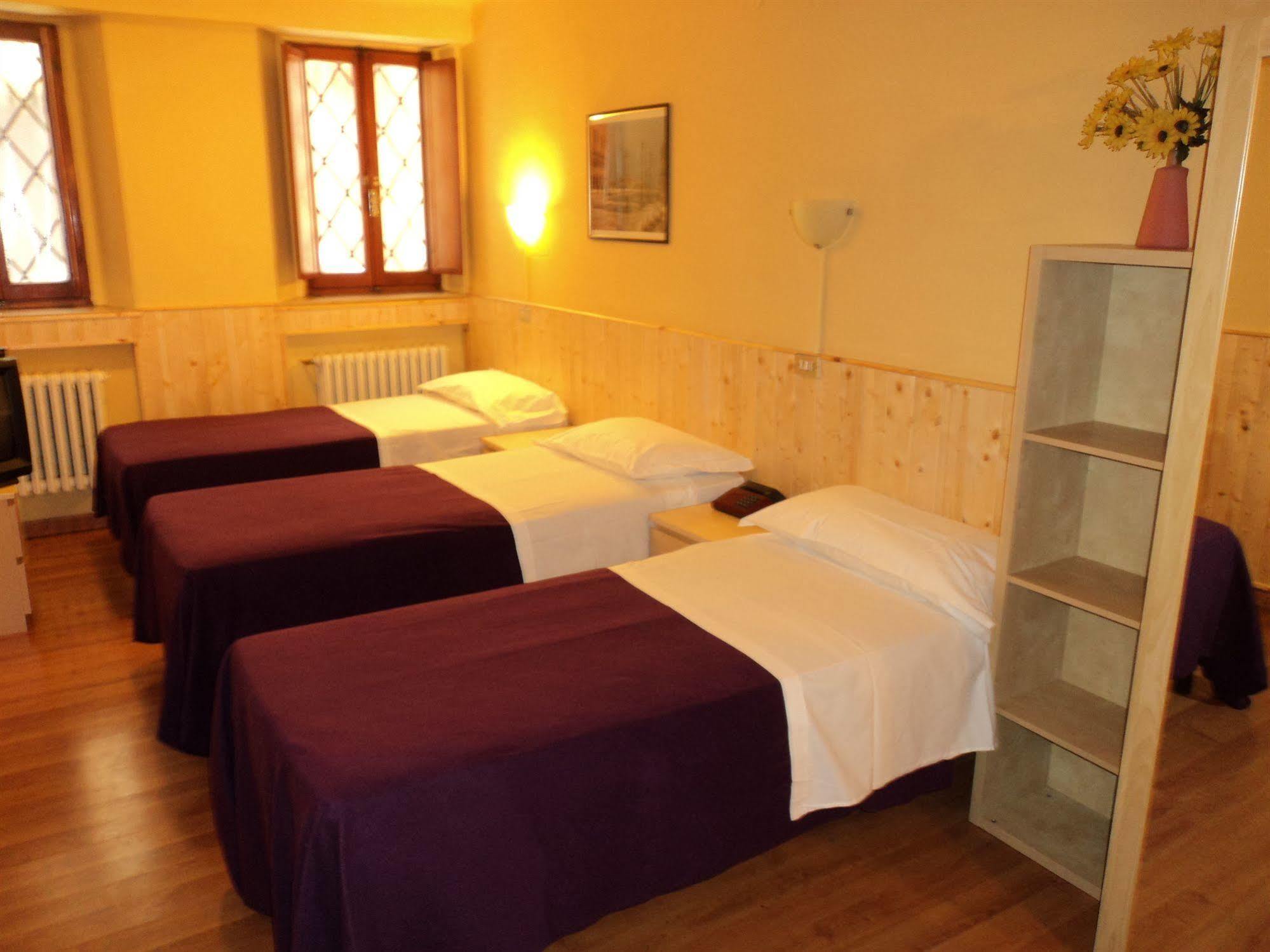 Hotel Ariosto Reggio nell'Emilia Esterno foto
