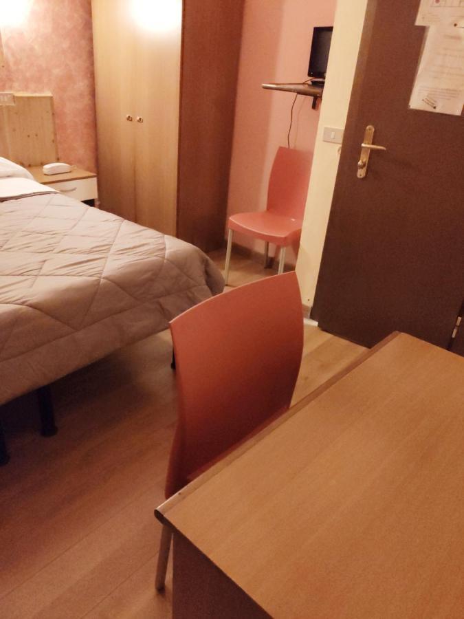 Hotel Ariosto Reggio nell'Emilia Esterno foto