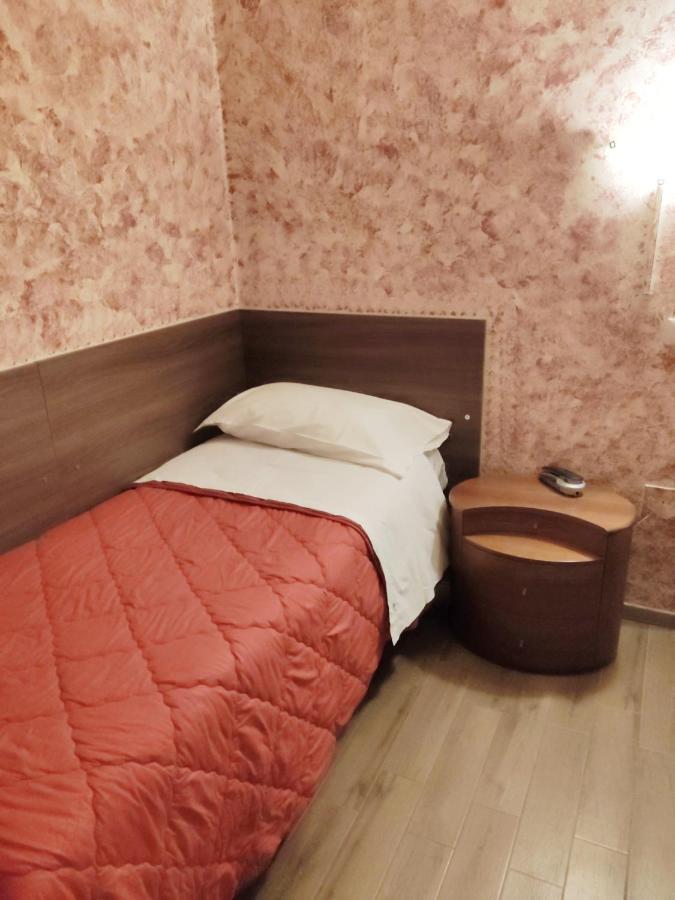 Hotel Ariosto Reggio nell'Emilia Esterno foto
