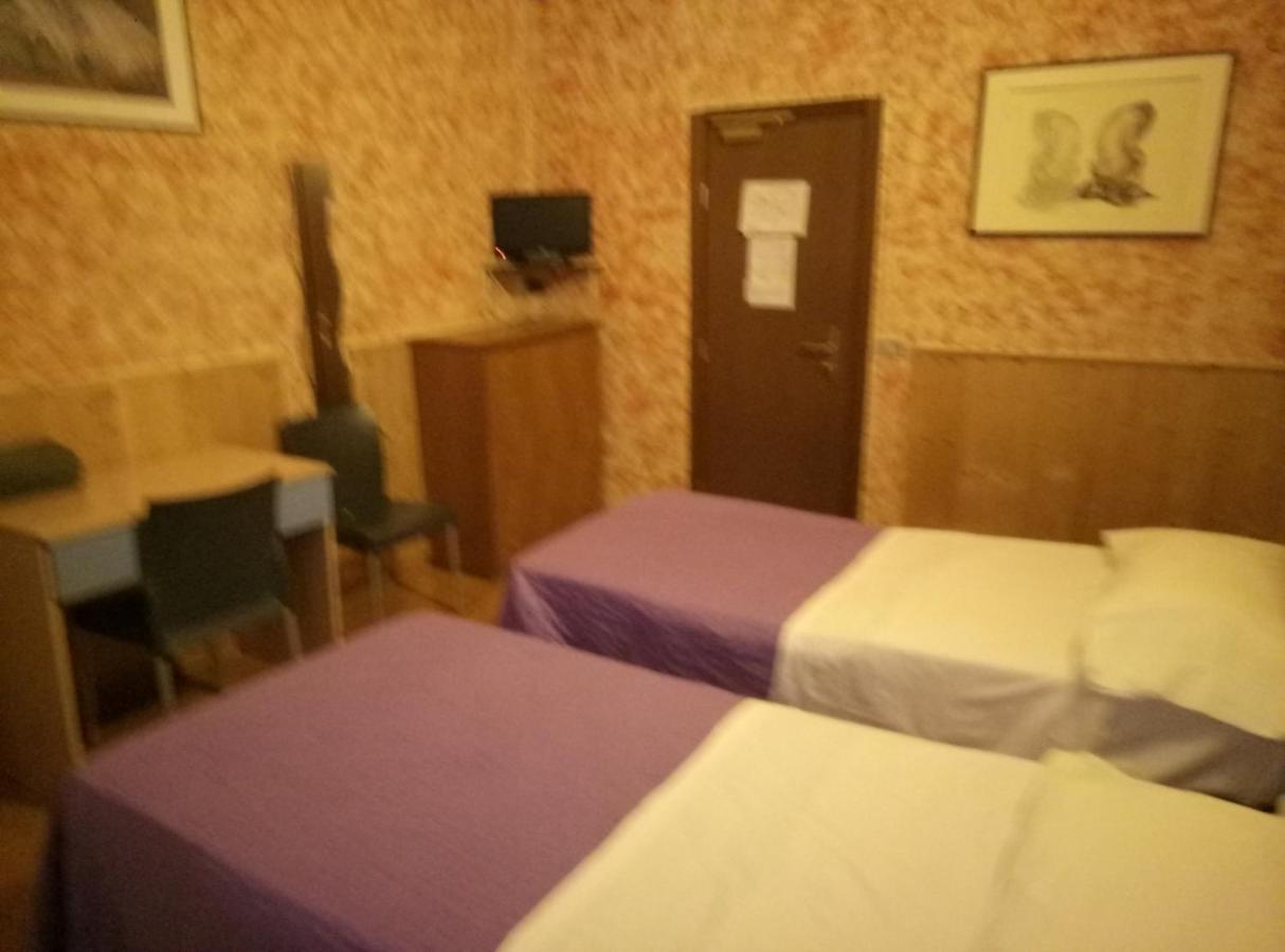 Hotel Ariosto Reggio nell'Emilia Esterno foto